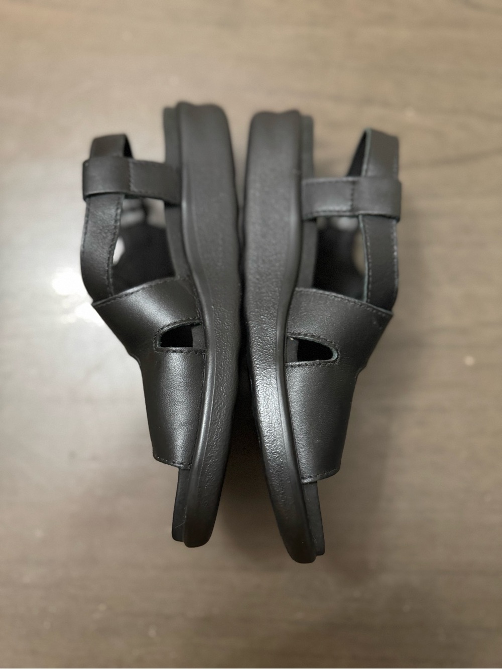 SAS Black Leather Cross-Strap Sandals - Picture 5 of 11